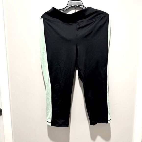 ID Ideology Women's Colorblocked Capri Leggings Green ASh - Picture 8 of 11